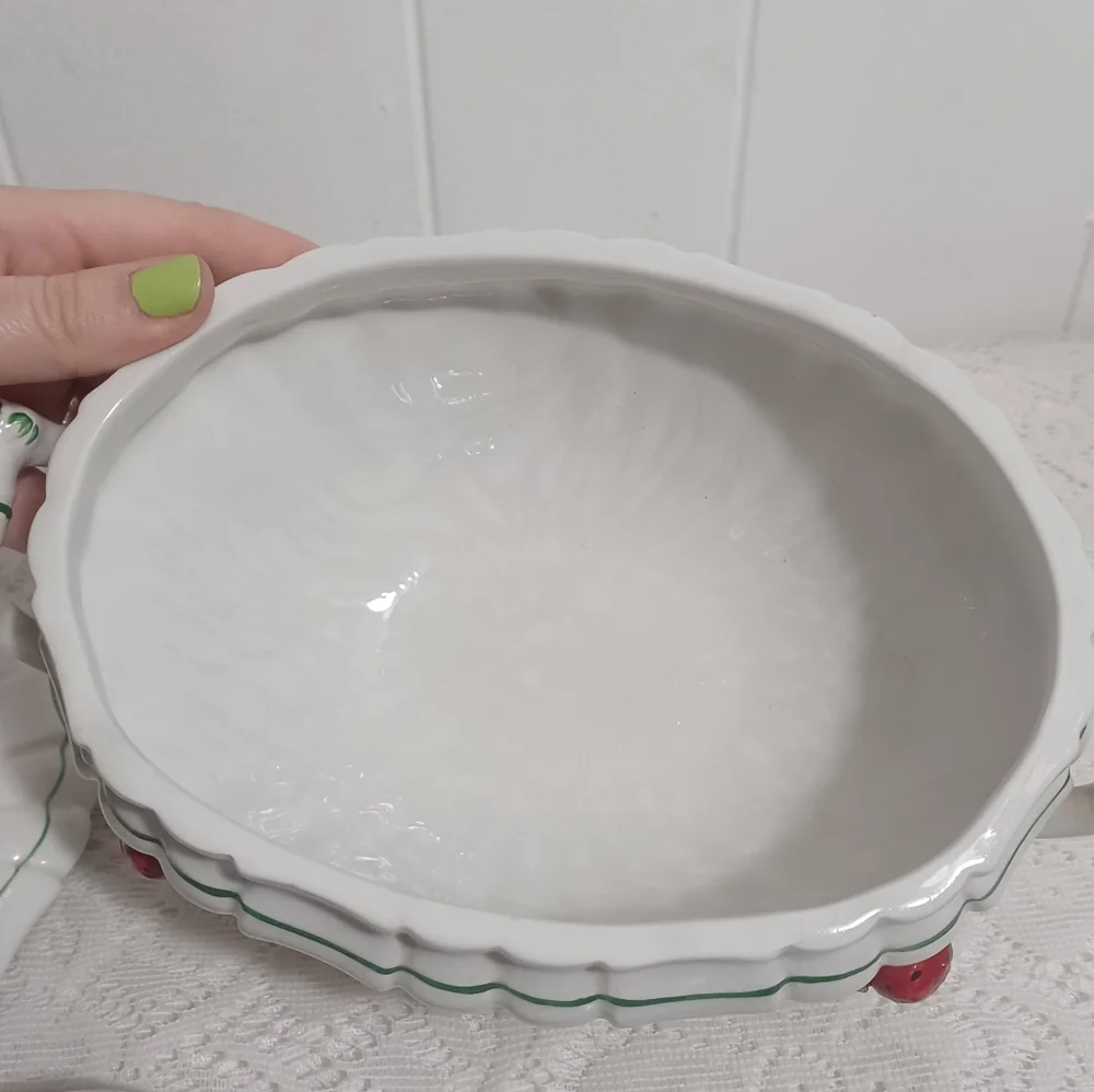 Italian Strawberry Tureen - Picture 9 of 13